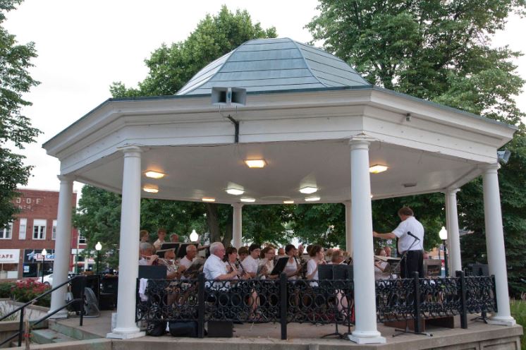 <h1 class="tribe-events-single-event-title">Fairfield Municipal Band Concert</h1>